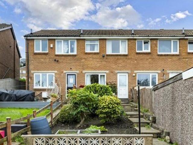House for sale in Huddersfield, West Yorkshire