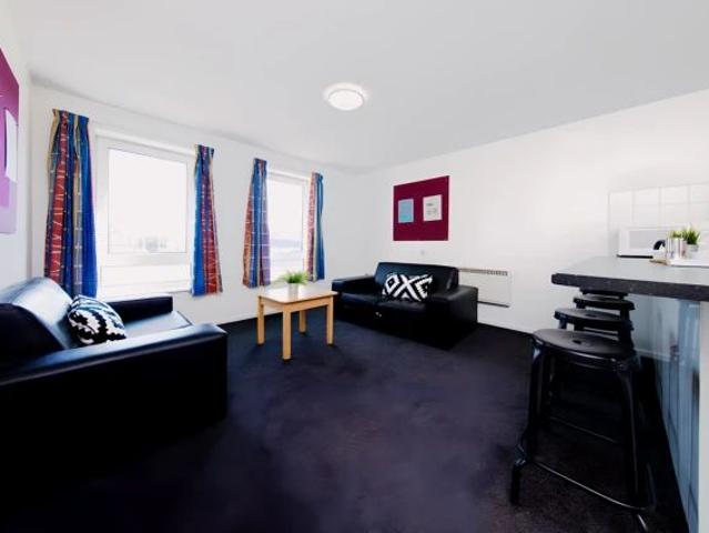 Room for rent in Falcon Lodge, Wales