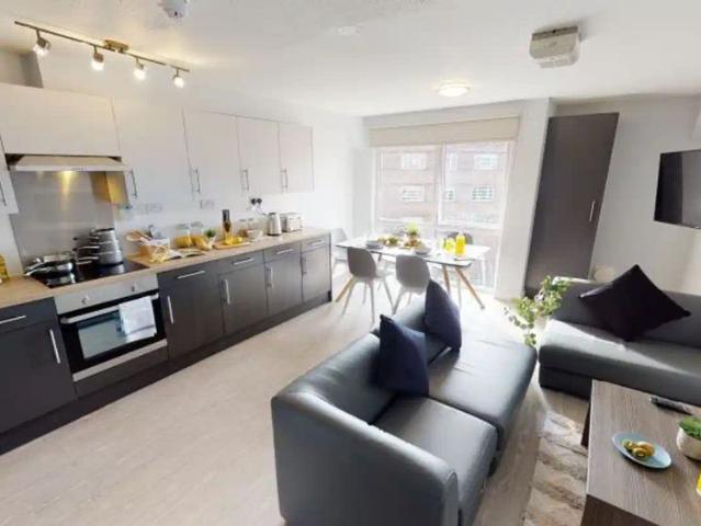 Room for rent in Calderstones