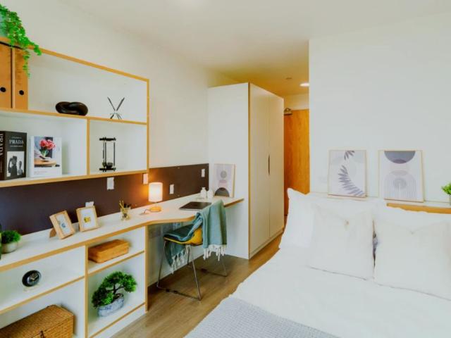 Room for rent in Crockherbtown, Falcon Lodge