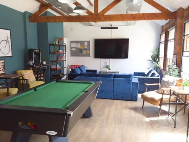 Studio for rent in West Midlands