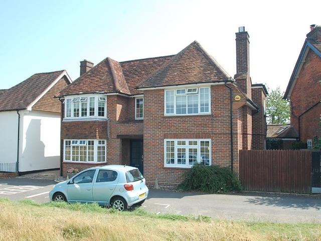 Apartment for rent in Denham, Gerrards Cross and Chalfonts Community Board, Chalfont St. Peter