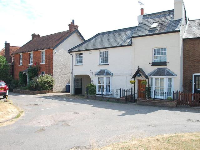 House for rent in Chalfont St. Peter, Denham