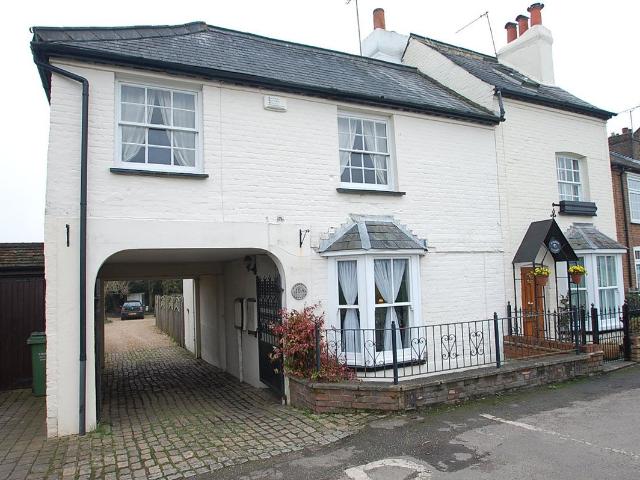 House for rent in Chalfont St. Peter, Denham