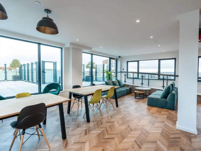 Room for rent in City Centre, Isle Of Man