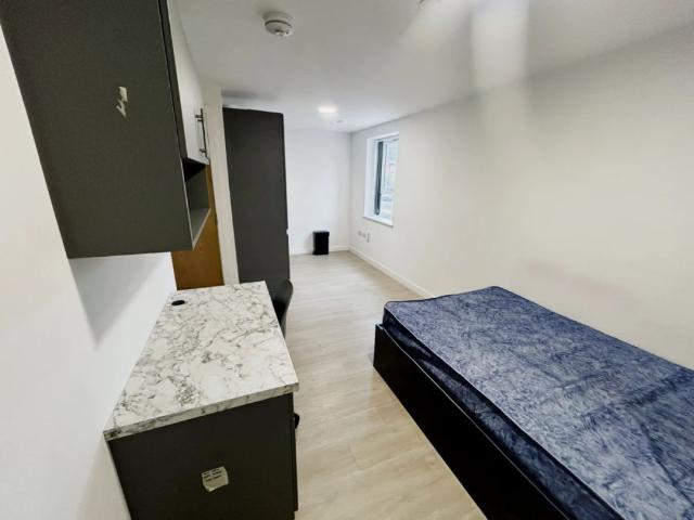 Studio for rent in Old Trafford, Trafford Park