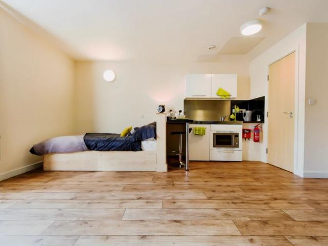 Studio for rent in Elmfield, Leicestershire