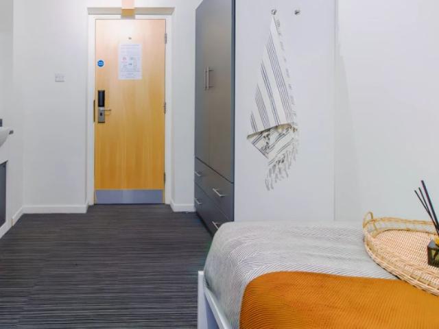 Room for rent in Bassett Green, City Of Southampton