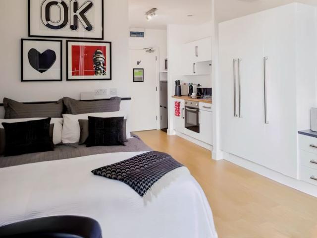 Studio for rent in West Midlands