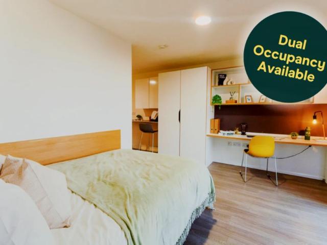 Studio for rent in Crockherbtown, Falcon Lodge