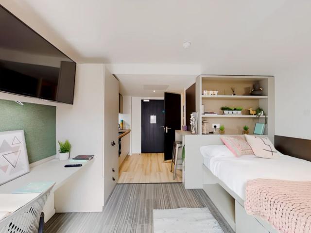 Studio for rent in Hillfields, West Midlands