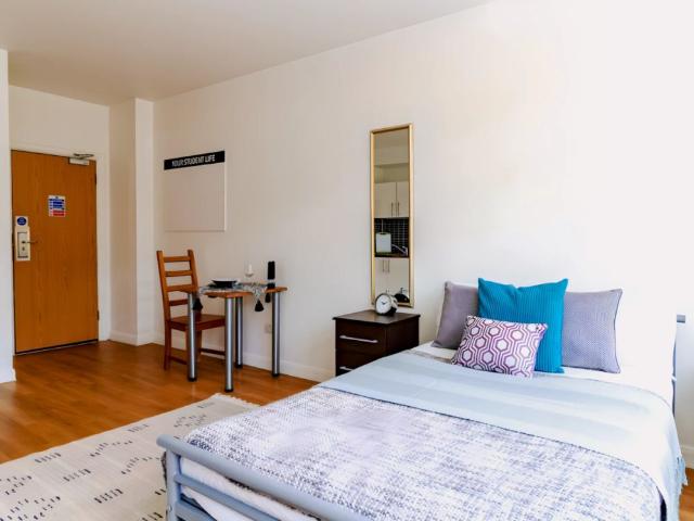 Studio for rent in North Kensington, Greater London