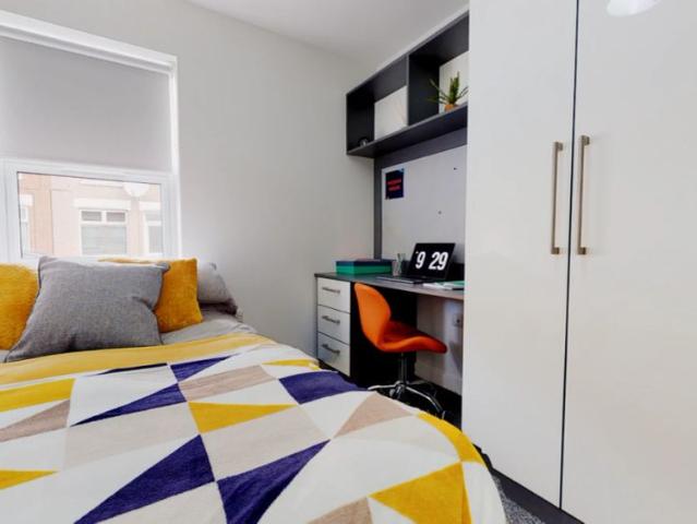 Studio for rent in Ball Hill, West Midlands