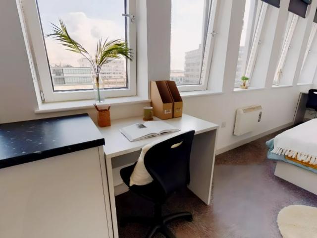 Studio for rent in Haddon, East Midlands