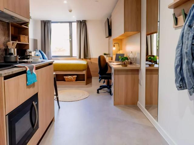 Studio for rent in Sciennes, Scotland