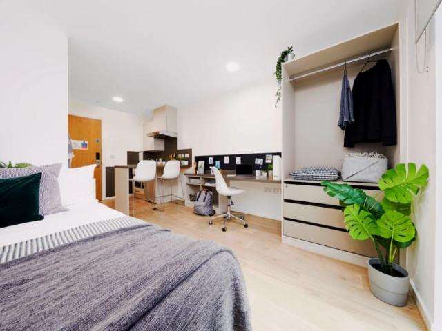 Studio for rent in Vauxhall, Birmingham