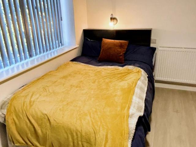 Studio for rent in Old Trafford, Trafford Park