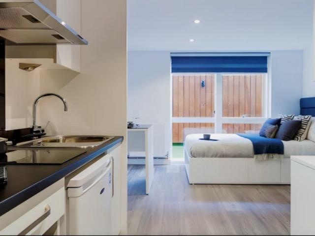 Studio for rent in St Ann's, Haddon