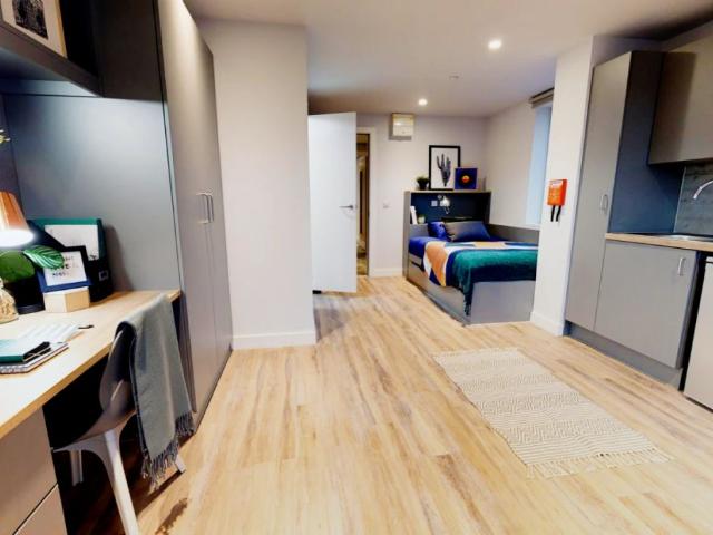 Studio for rent in Hillfields, West Midlands