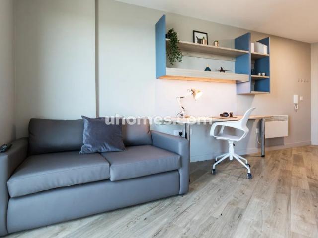 Studio for rent in Bulk, Bare