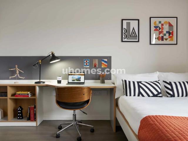 Studio for rent in Hyde Park, West Yorkshire