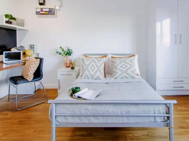 Studio for rent in Jewellery Quarter, Isle Of Man
