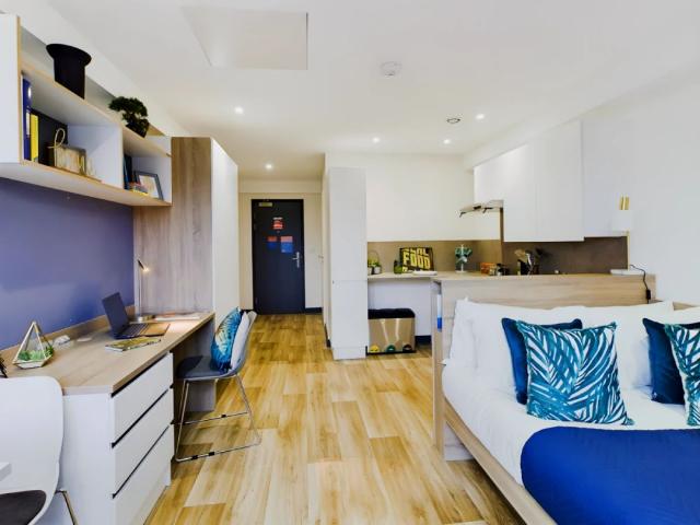 Studio for rent in Hillfields, West Midlands