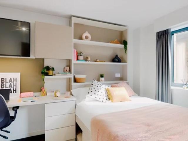 Studio for rent in South Lambeth, Greater London