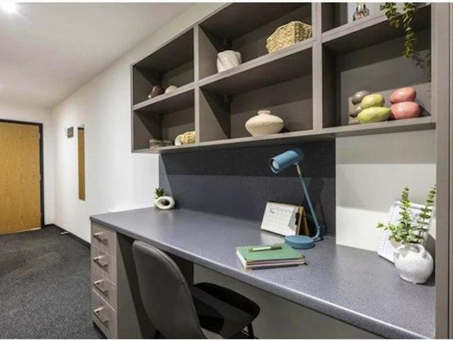 Studio for rent in Stoke, Stoke-on-Trent