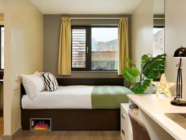 Studio for rent in Hillfields, West Midlands