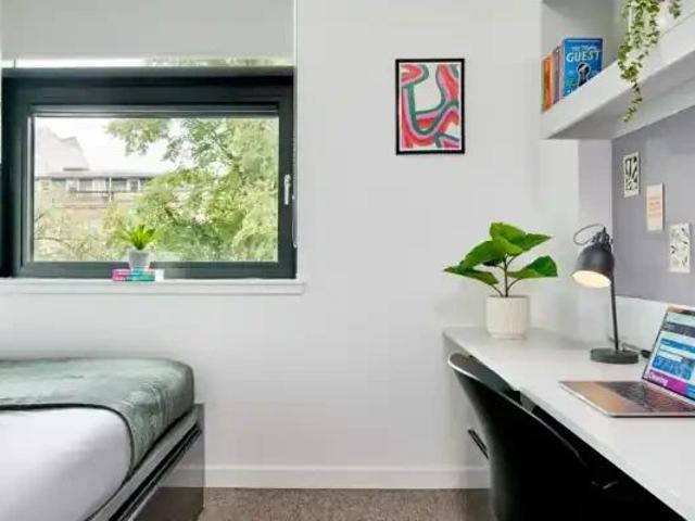 Studio for rent in Scotland
