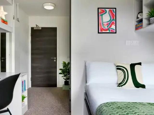 Studio for rent in Scotland