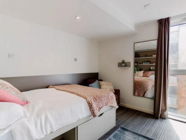 Studio for rent in Hillfields, West Midlands