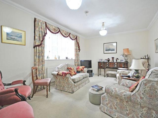 Apartment for rent in Allt-yr-yn, Wales