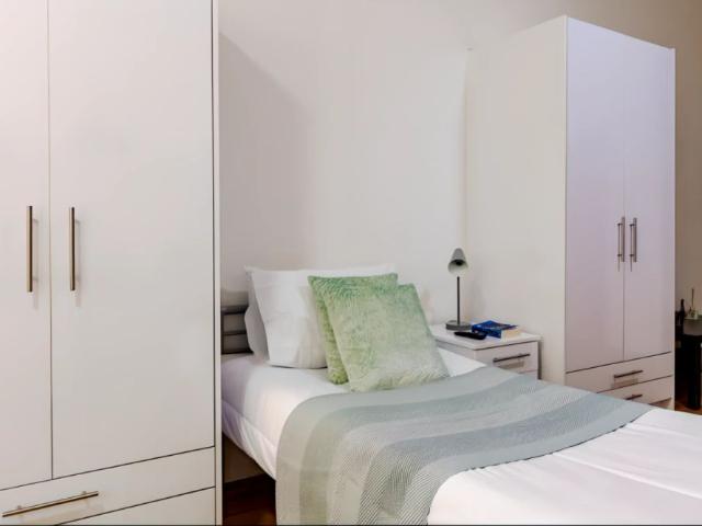 Room for rent in North Kensington, Greater London