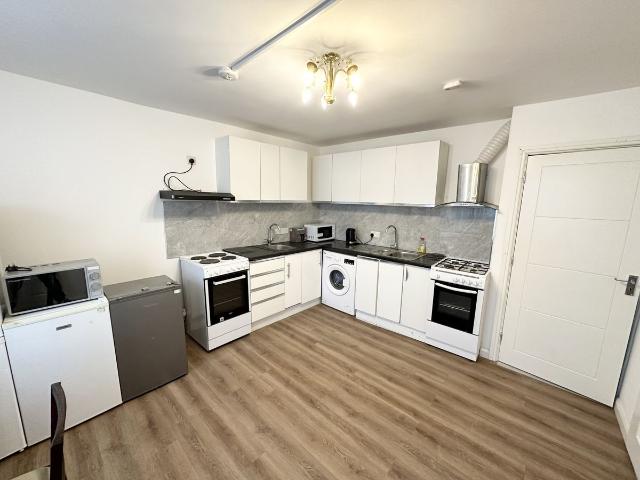 Apartment for rent in The Hale, Mill Hill