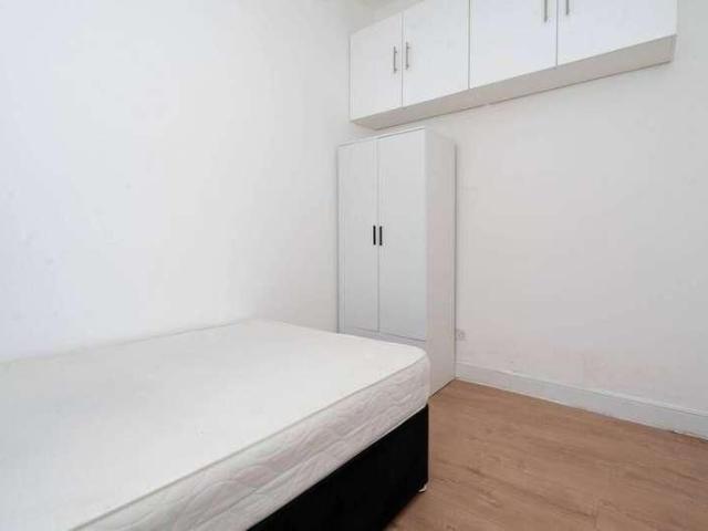 House for rent in Edgware, Mill Hill