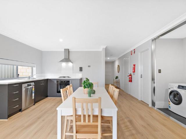 Room for rent in Golden Bay, Western Australia