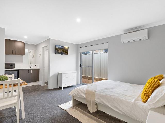 Room for rent in Golden Bay, Western Australia