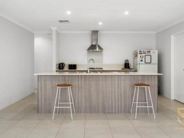 Room for rent in Golden Bay, Western Australia