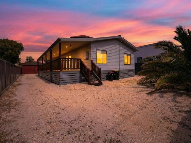 House for sale in Victoria
