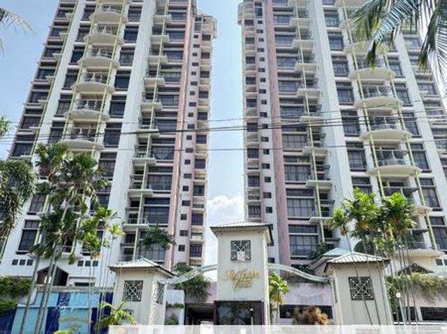 Condominium for sale in Malaka