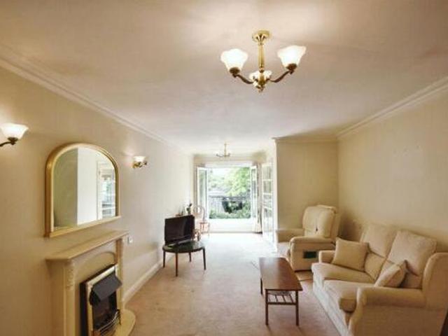 House for sale in Isleworth, Greater London