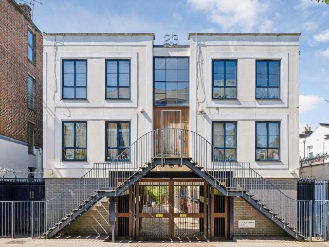 House for rent in North Kensington, Greater London