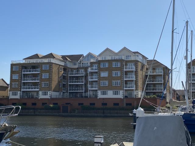 Apartment for rent in Crumbles, Eastbourne