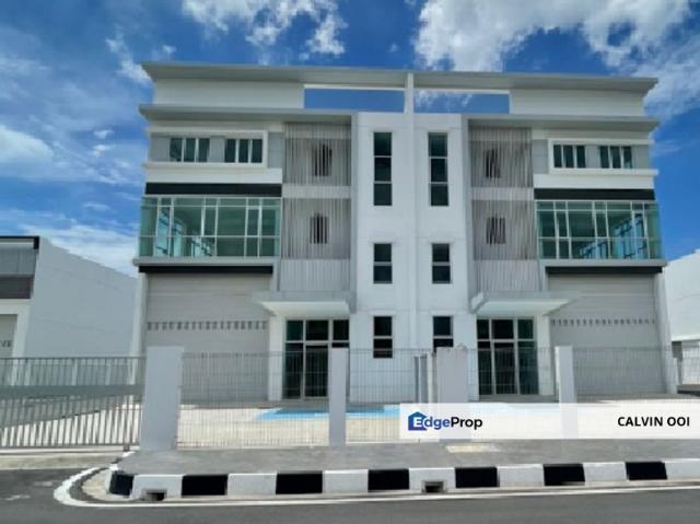 Warehouse for rent in Golden Gateway Perindustrian Valdor, Seberang Perai