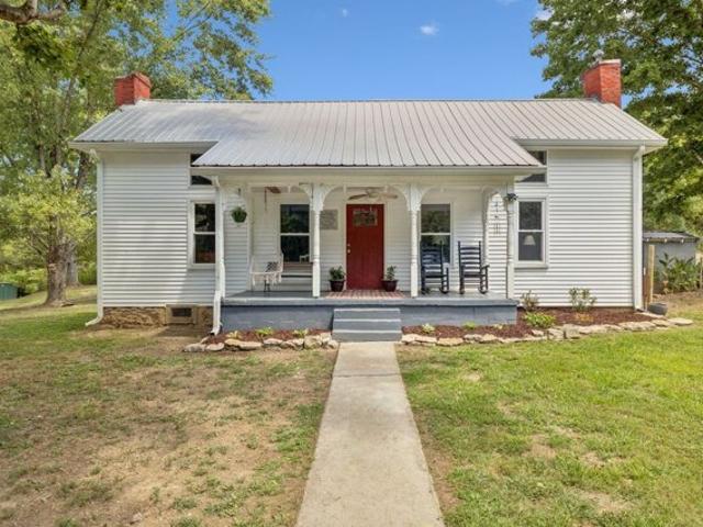 House for sale in Dixon Springs, Tennessee