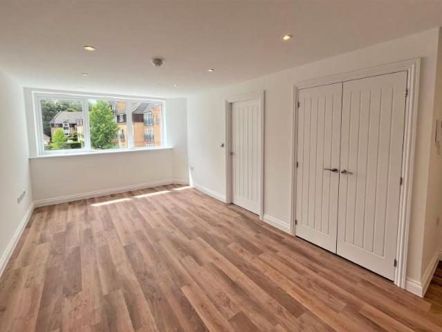 Apartment for rent in Guildford Park, Guildford