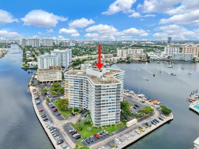 Condo for sale in Golden Isles, Hallandale Beach