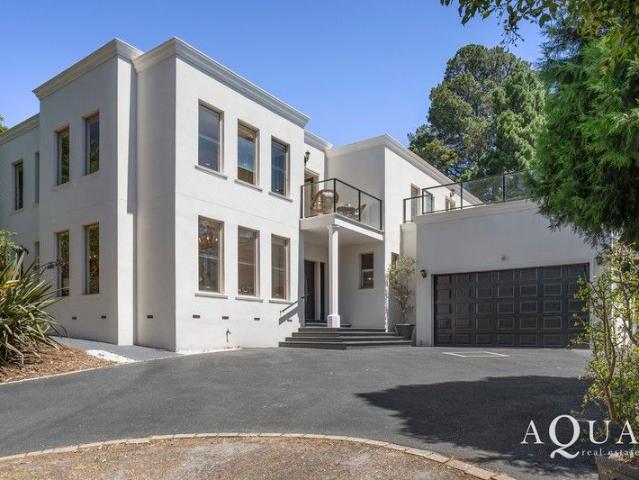 Cottage for sale in Camerons Creek, Victoria